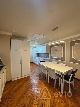 Kirayə verilir 5 otaqlı yeni tikili 320 m²