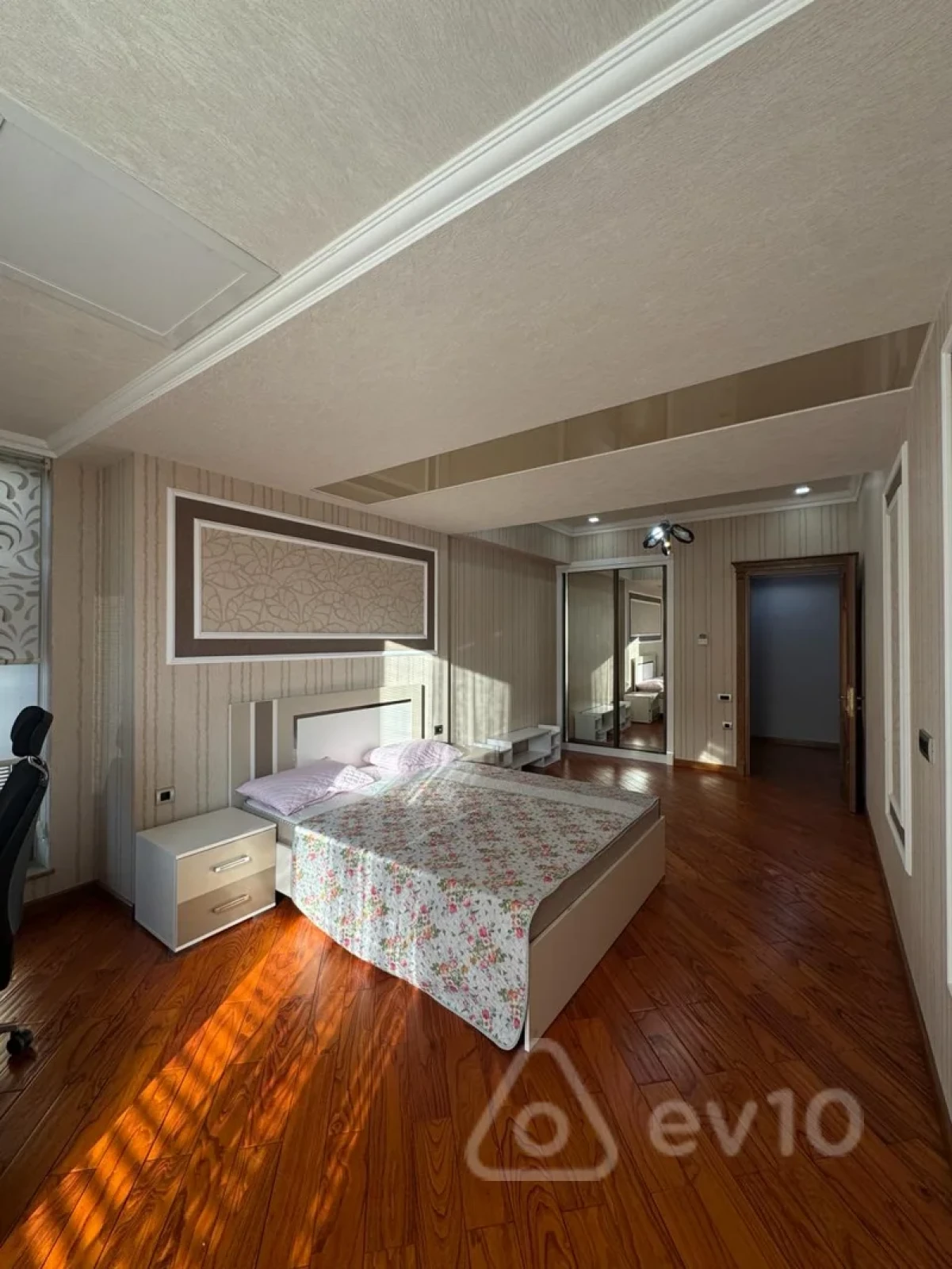 Kirayə verilir 5 otaqlı yeni tikili 320 m²