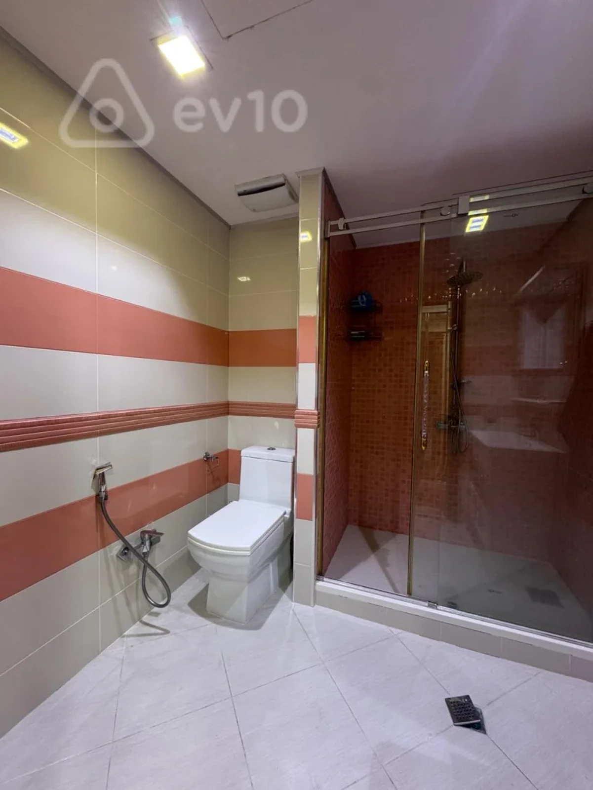 Kirayə verilir 5 otaqlı yeni tikili 320 m²