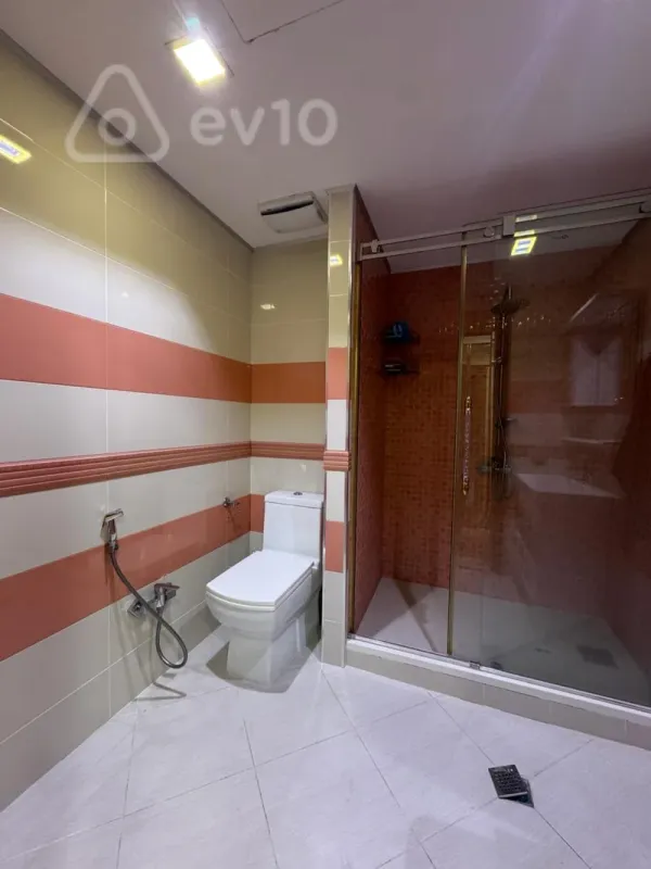 Kirayə verilir 5 otaqlı yeni tikili 320 m²