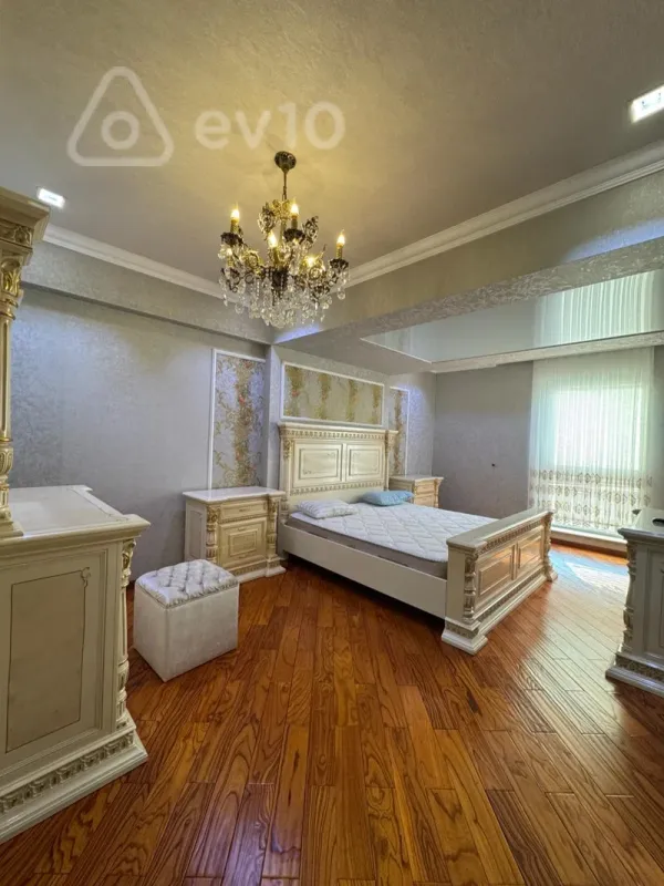 Kirayə verilir 5 otaqlı yeni tikili 320 m²