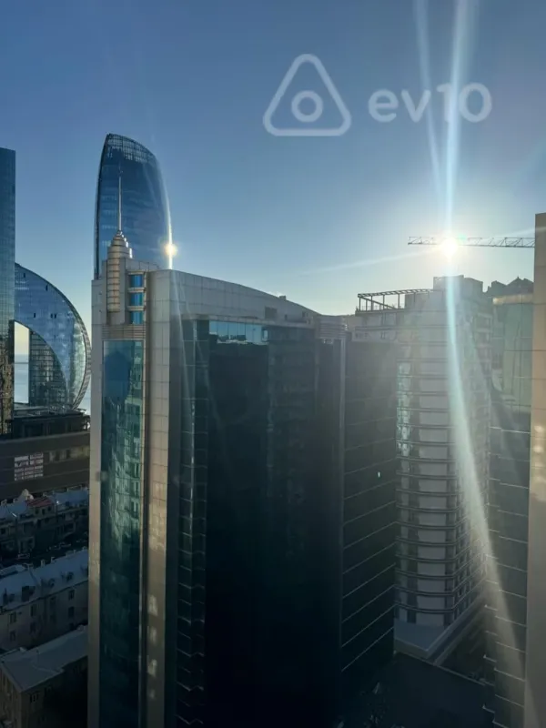 Kirayə verilir 5 otaqlı yeni tikili 320 m²