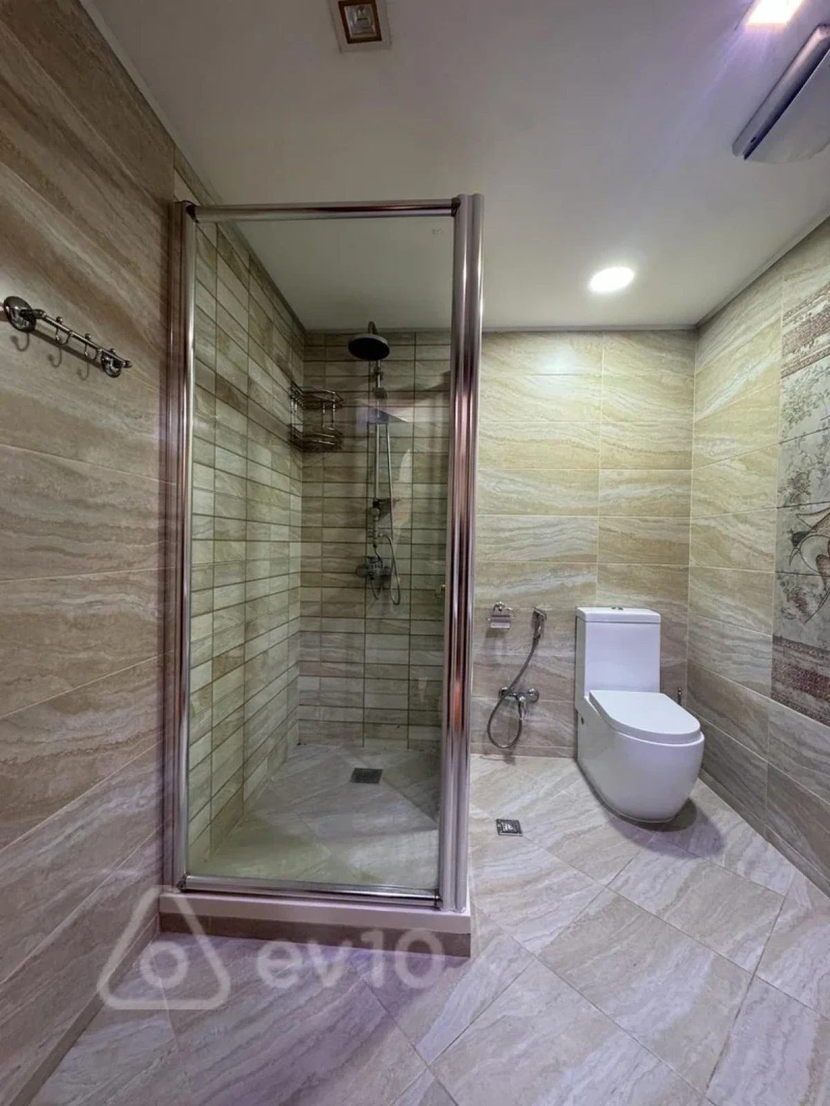 Kirayə verilir 5 otaqlı yeni tikili 320 m²