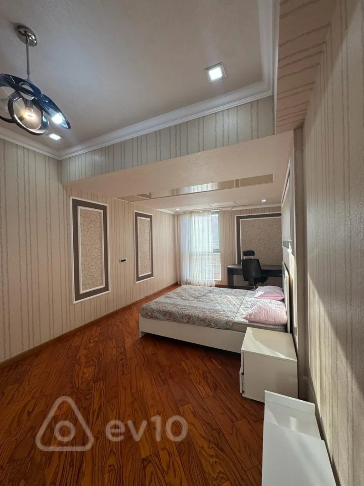 Kirayə verilir 5 otaqlı yeni tikili 320 m²