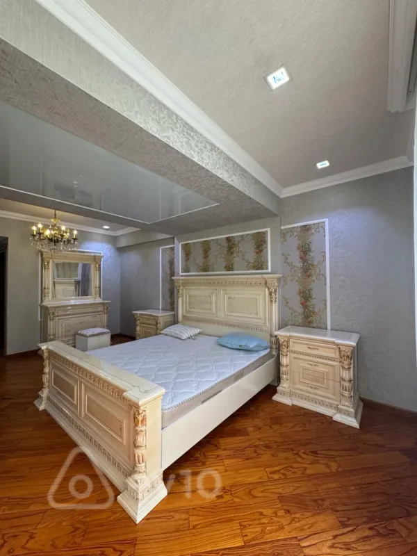 Kirayə verilir 5 otaqlı yeni tikili 320 m²