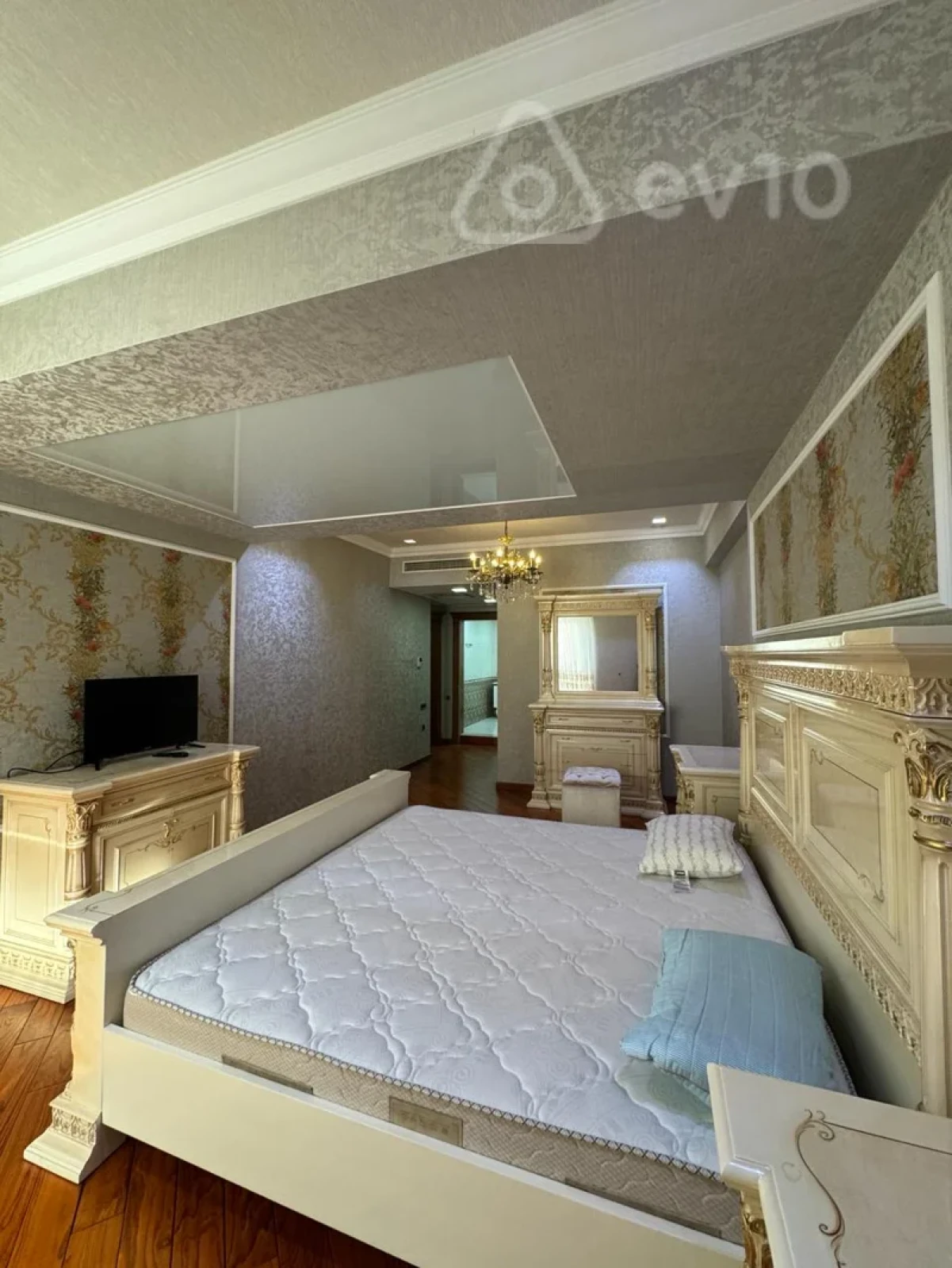 Kirayə verilir 5 otaqlı yeni tikili 320 m²