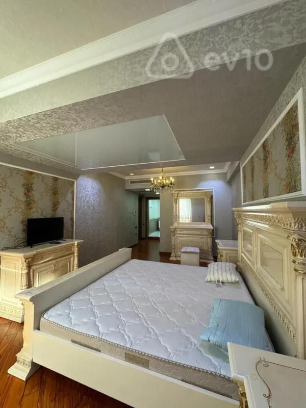 Kirayə verilir 5 otaqlı yeni tikili 320 m²