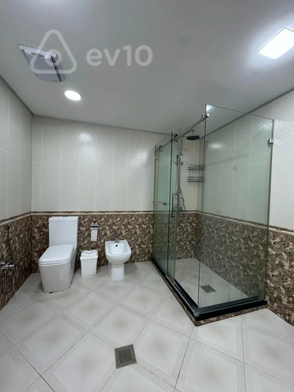 Kirayə verilir 5 otaqlı yeni tikili 320 m²