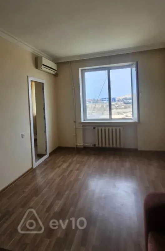 Satılır 2 otaqlı köhnə tikili 45 m²