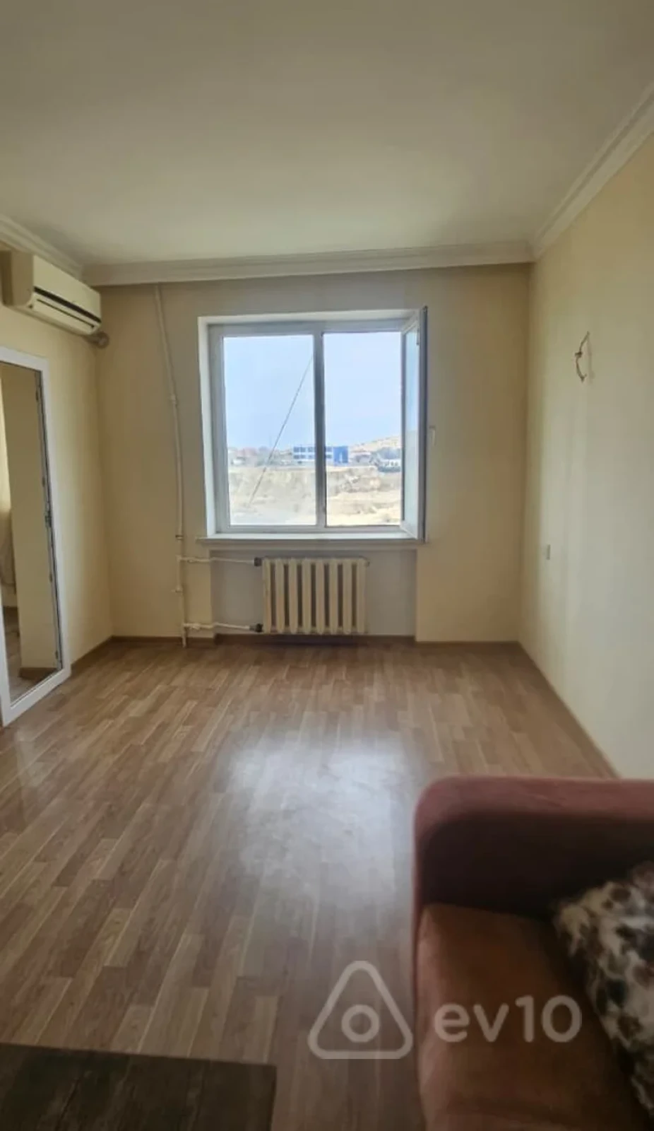 Satılır 2 otaqlı köhnə tikili 45 m²