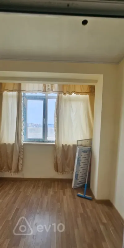 Satılır 2 otaqlı köhnə tikili 45 m²