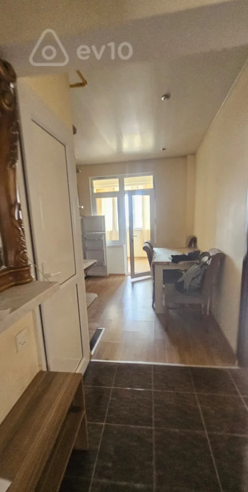 Satılır 2 otaqlı köhnə tikili 45 m²