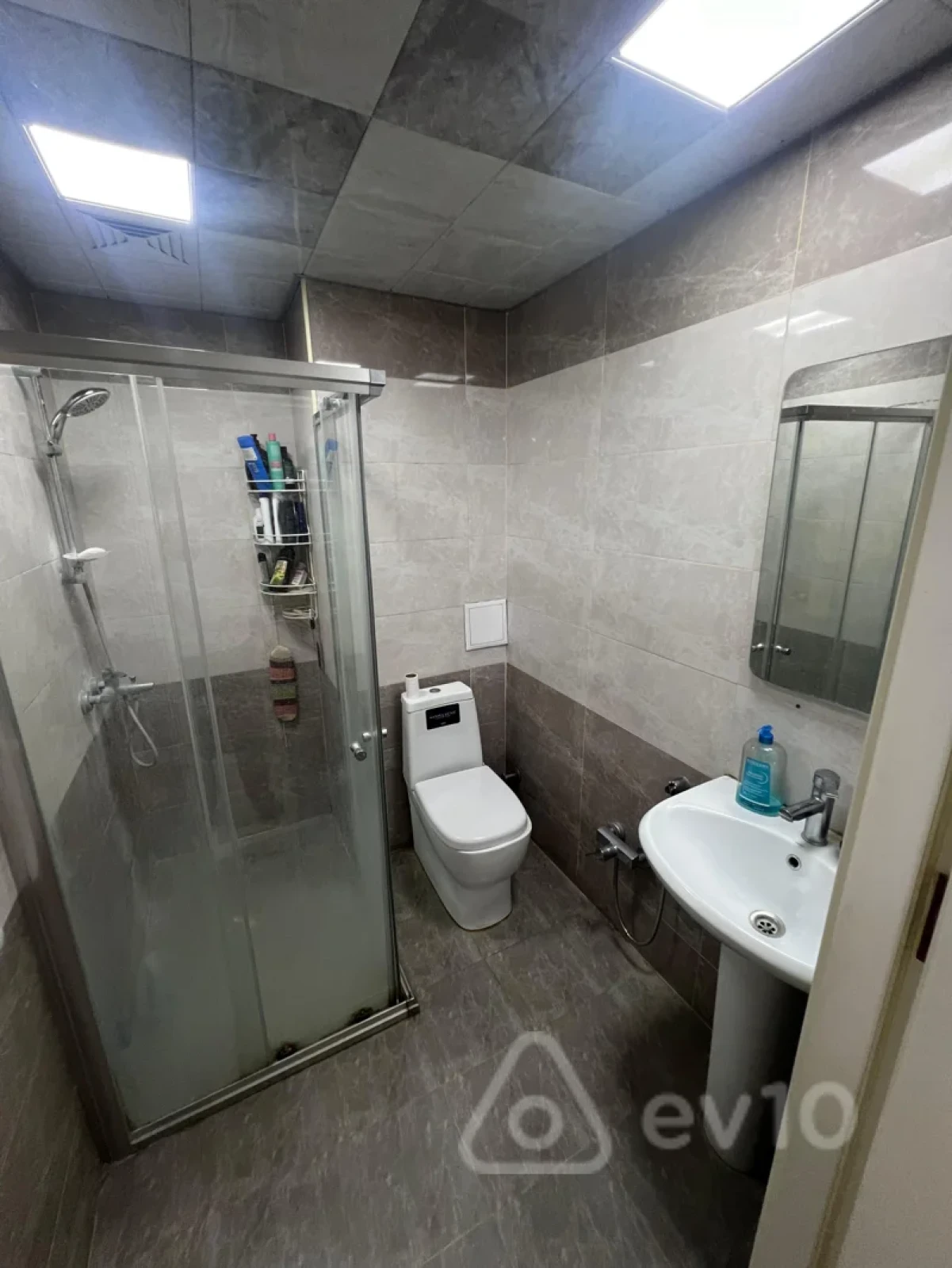Satılır 2 otaqlı yeni tikili 65 m²
