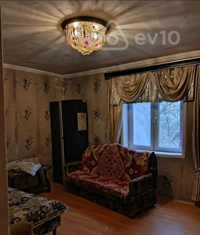 Kirayə verilir 2 otaqlı köhnə tikili 67 m²