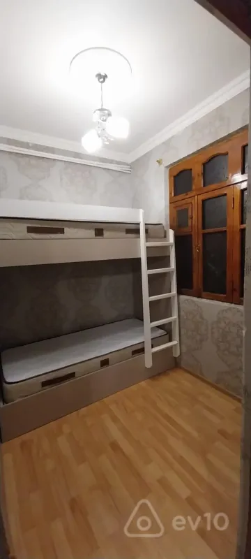 Satılır 2 otaqlı köhnə tikili 35 m²