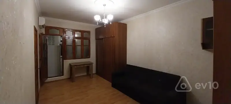 Satılır 2 otaqlı köhnə tikili 35 m²