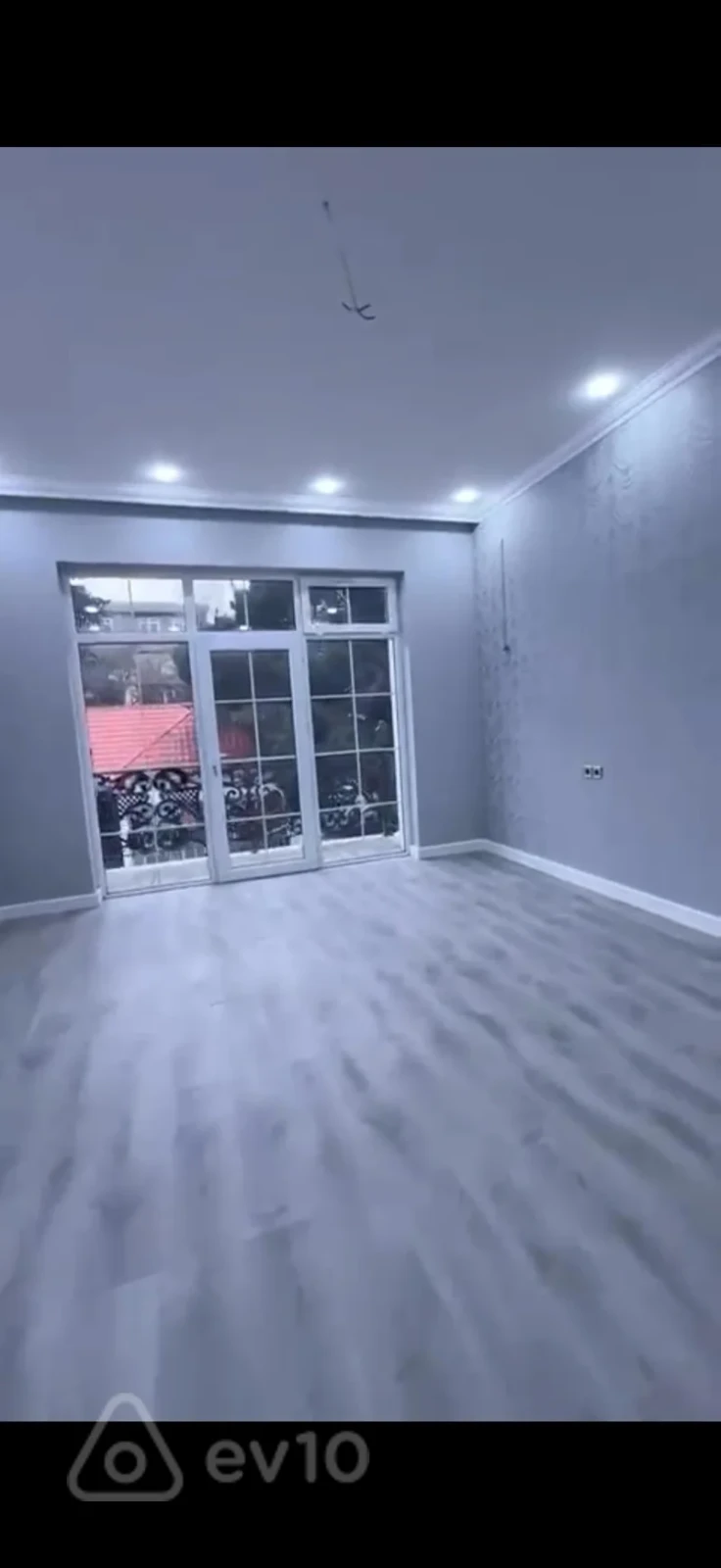 Satılır 5 otaqlı həyət evi 350 m²