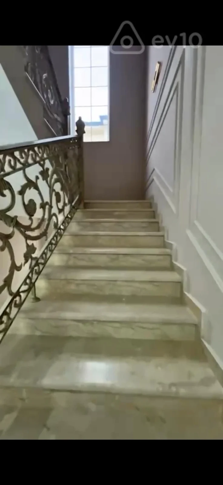 Satılır 5 otaqlı həyət evi 350 m²