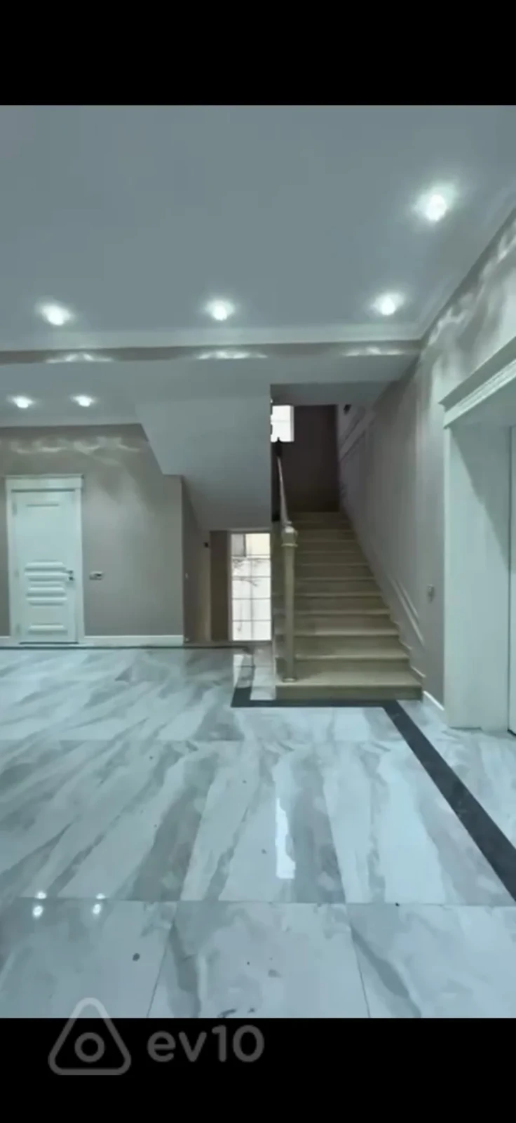 Satılır 5 otaqlı həyət evi 350 m²
