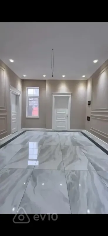 Satılır 5 otaqlı həyət evi 350 m²