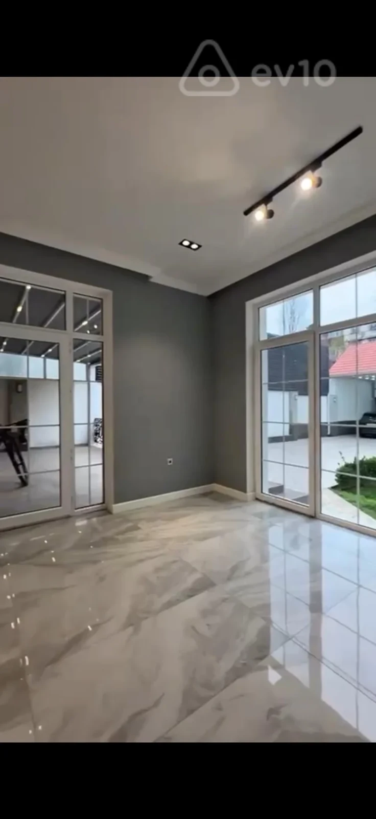 Satılır 5 otaqlı həyət evi 350 m²