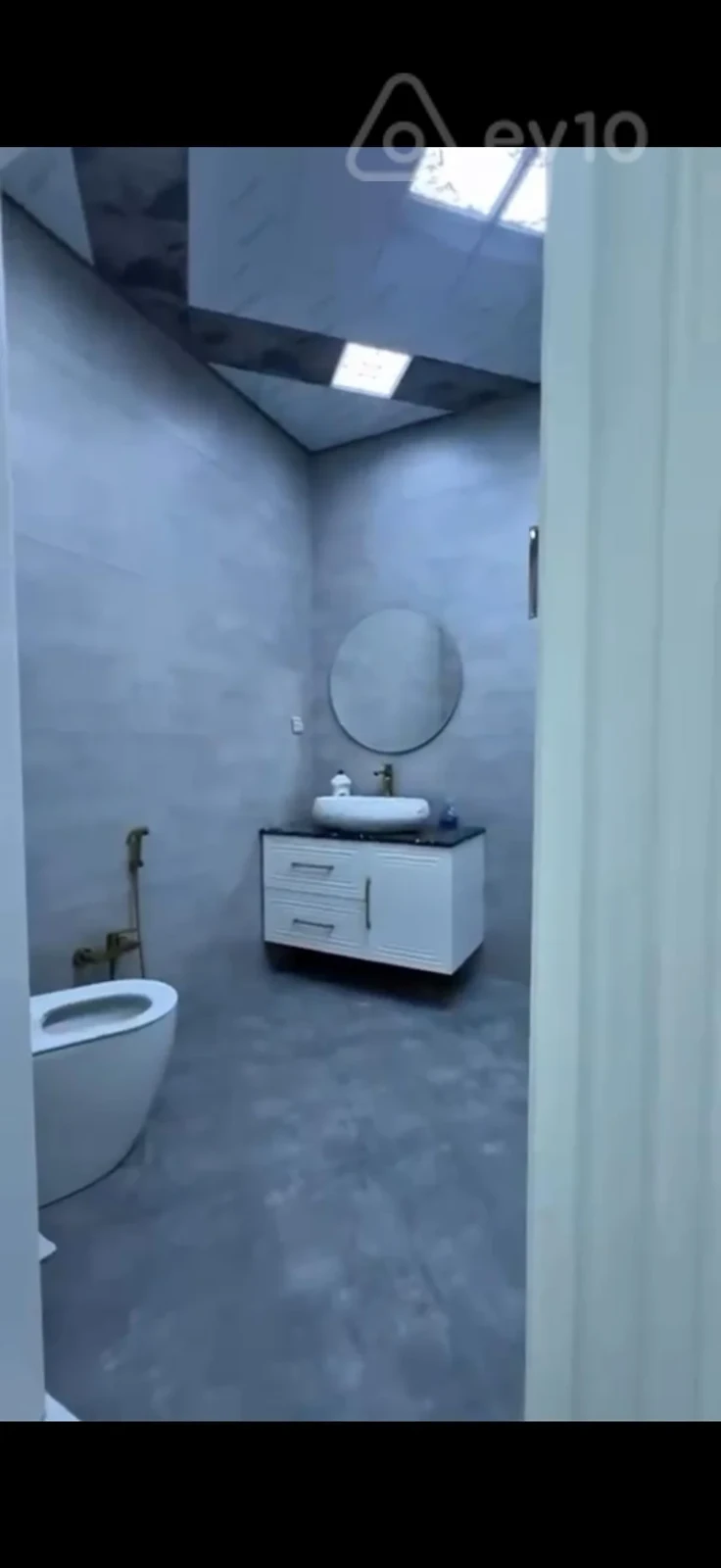 Satılır 5 otaqlı həyət evi 350 m²