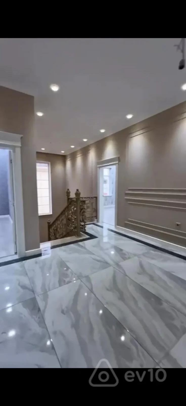 Satılır 5 otaqlı həyət evi 350 m²