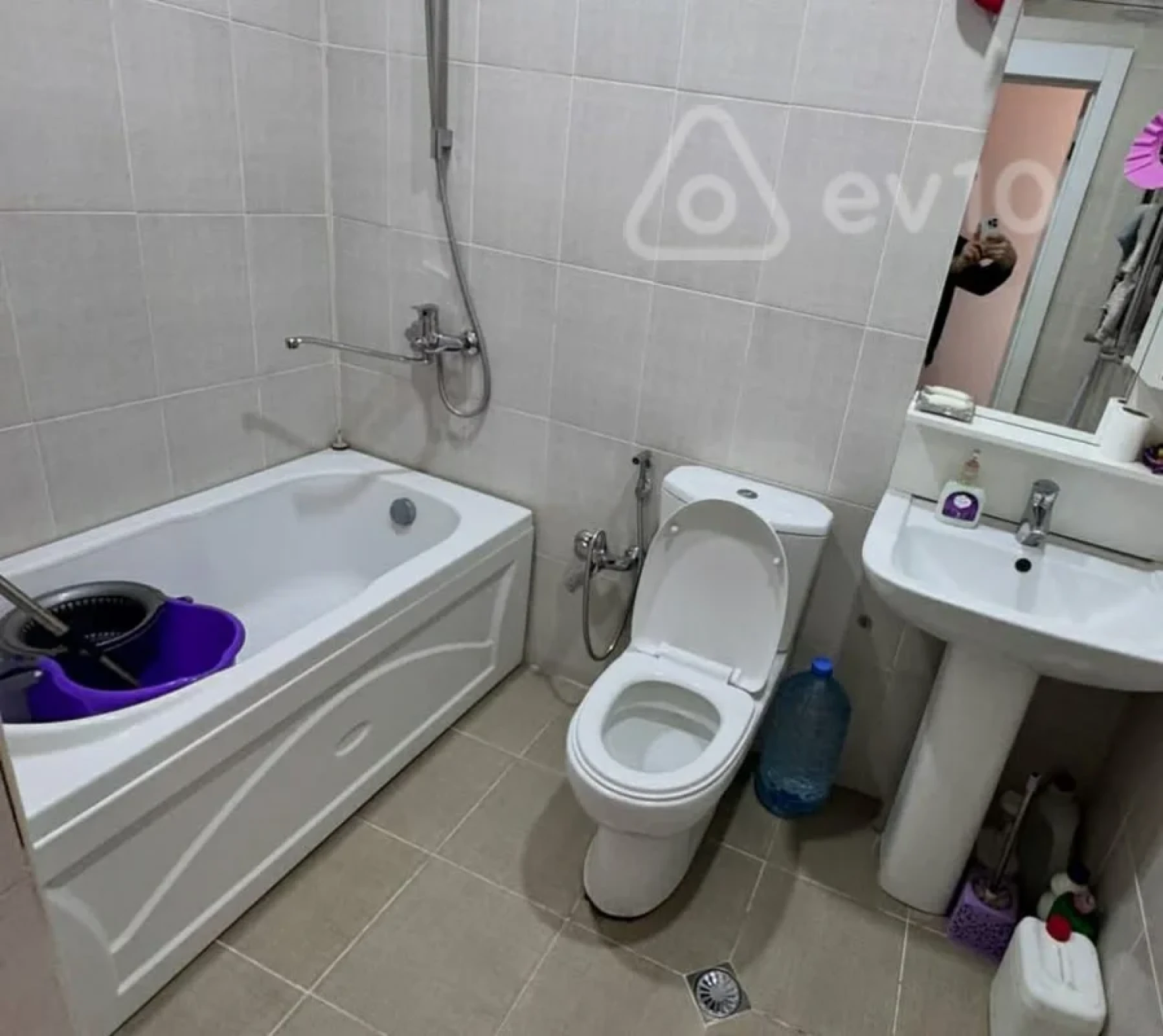 Satılır 2 otaqlı yeni tikili 65 m²
