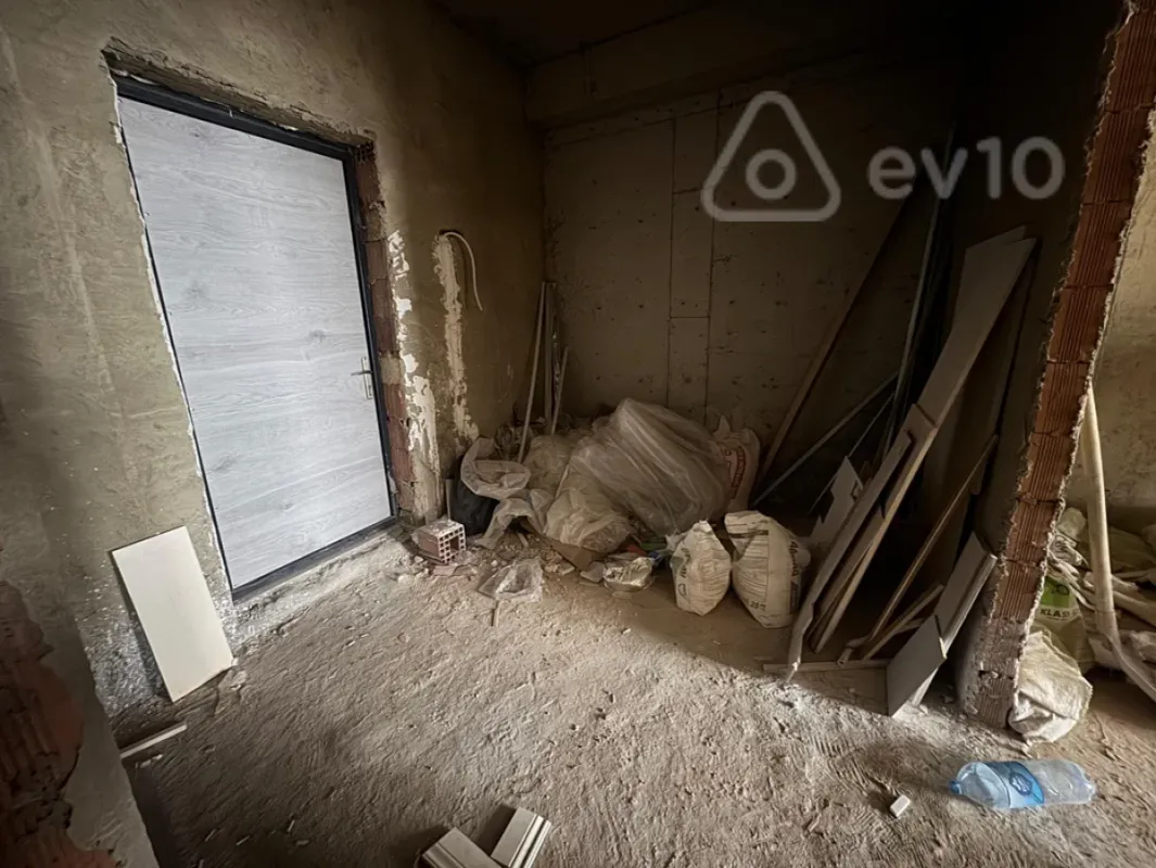 Satılır 3 otaqlı yeni tikili 120 m²