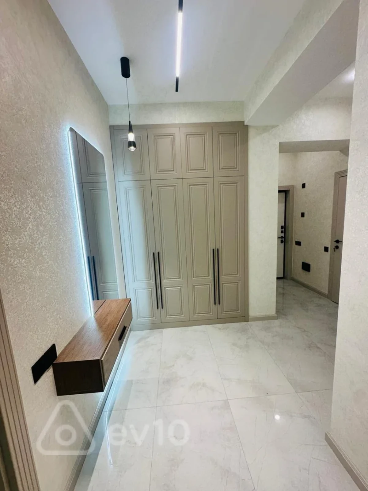 Satılır 2 otaqlı yeni tikili 77 m²