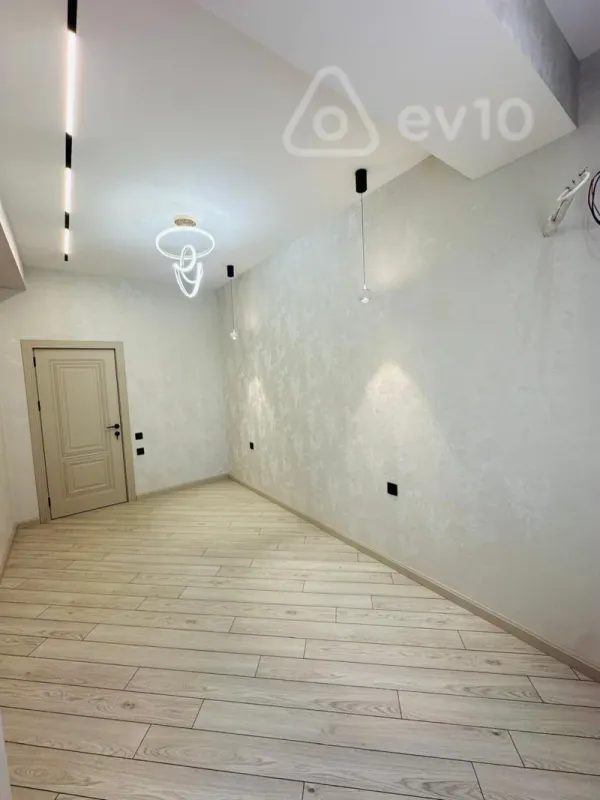 Satılır 2 otaqlı yeni tikili 77 m²