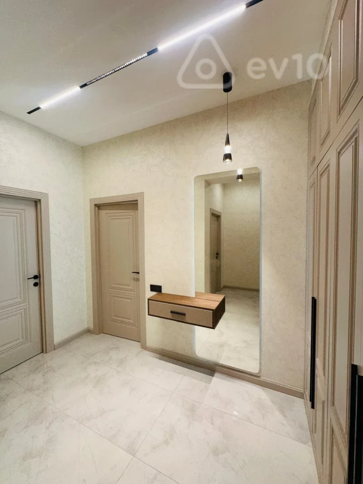 Satılır 2 otaqlı yeni tikili 77 m²