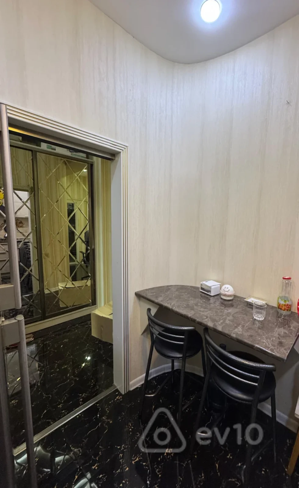 Kirayə verilir 2 otaqlı yeni tikili 65 m²