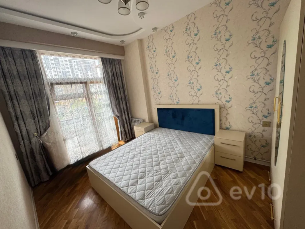 Kirayə verilir 2 otaqlı yeni tikili 65 m²