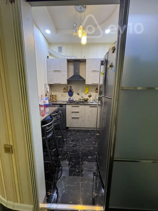 Kirayə verilir 2 otaqlı yeni tikili 65 m²