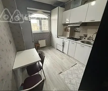 Kirayə verilir 1 otaqlı köhnə tikili 50 m²
