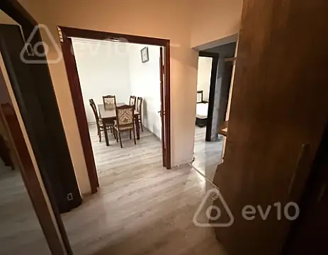 Kirayə verilir 1 otaqlı köhnə tikili 50 m²