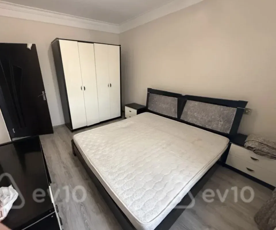Kirayə verilir 1 otaqlı köhnə tikili 50 m²