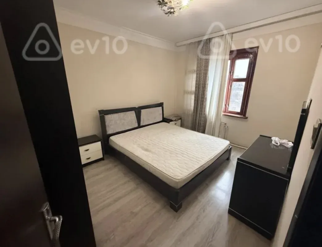 Kirayə verilir 1 otaqlı köhnə tikili 50 m²