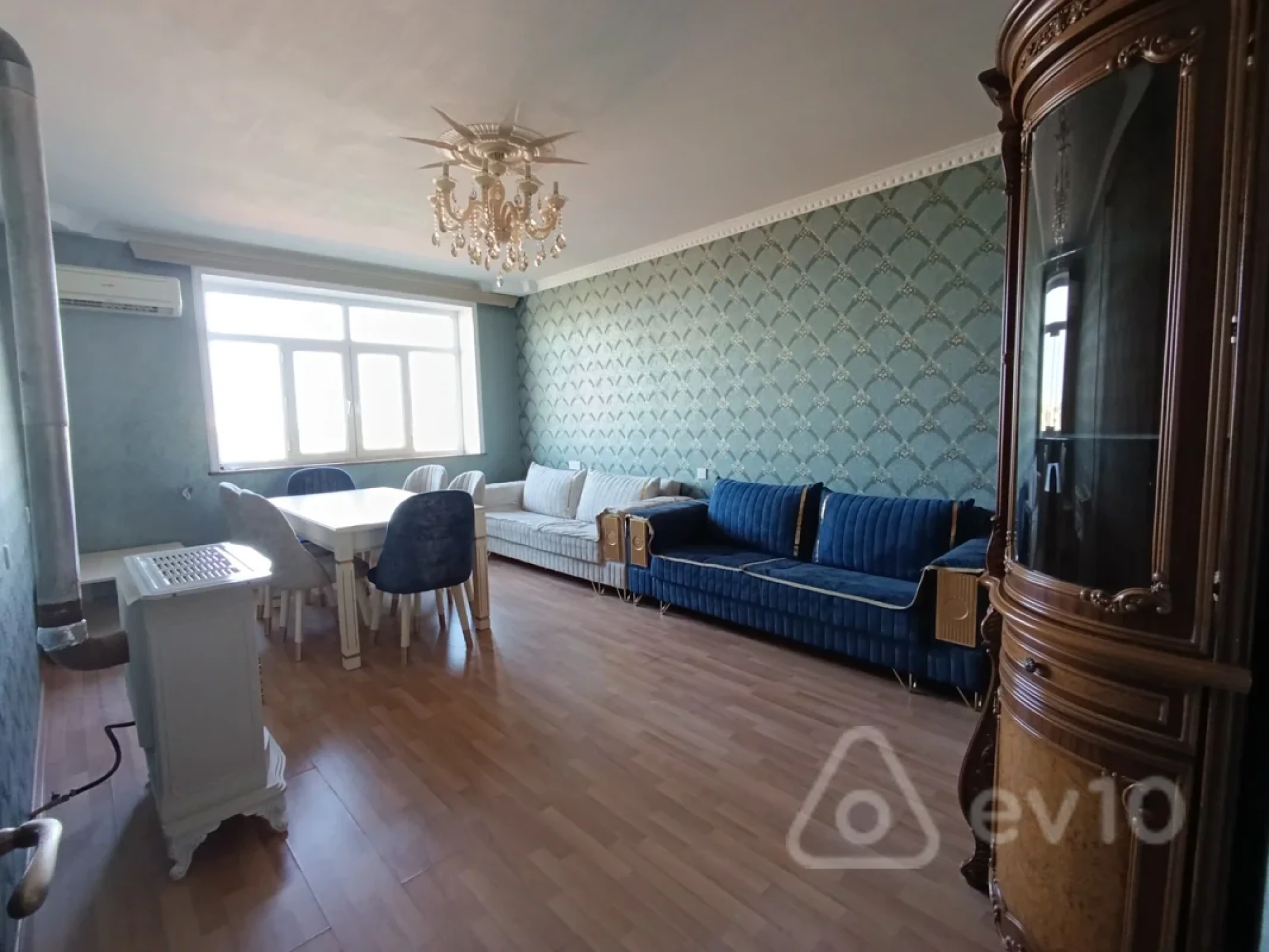 Kirayə verilir 2 otaqlı köhnə tikili 50 m²