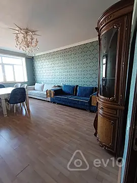 Kirayə verilir 2 otaqlı köhnə tikili 50 m²