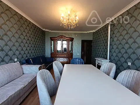 Kirayə verilir 2 otaqlı köhnə tikili 50 m²