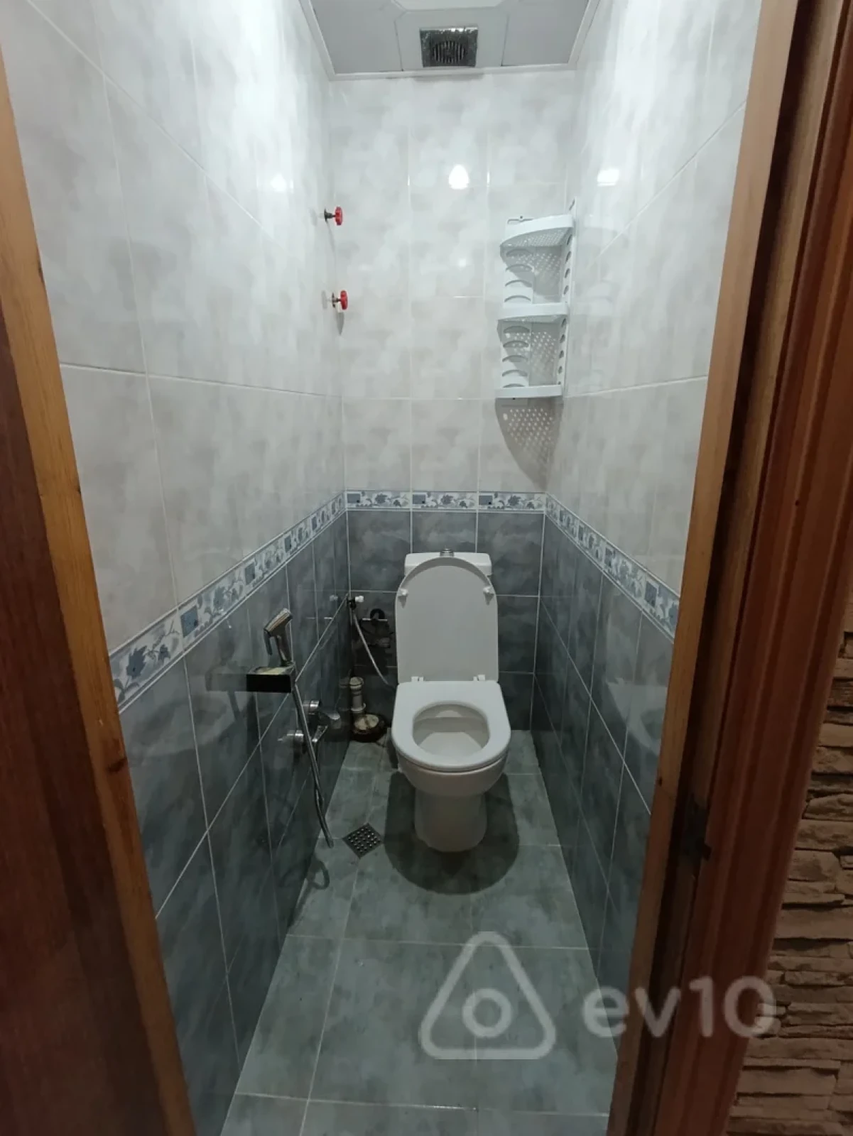 Kirayə verilir 2 otaqlı köhnə tikili 50 m²
