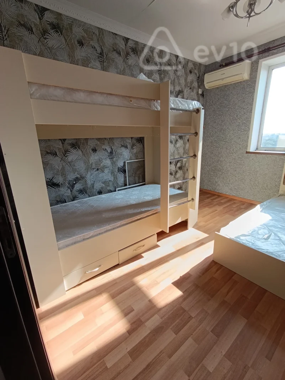 Kirayə verilir 2 otaqlı köhnə tikili 50 m²