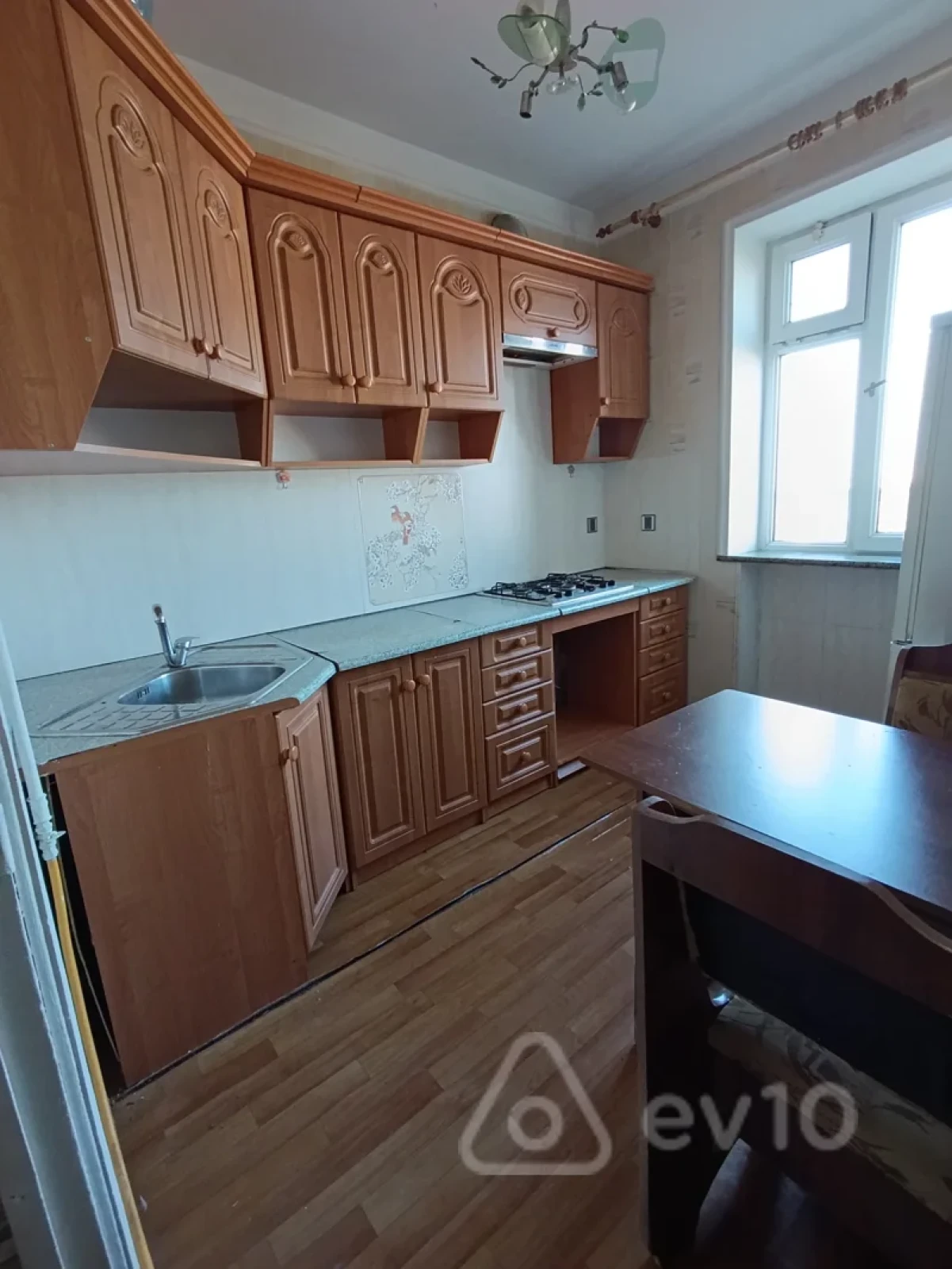 Kirayə verilir 2 otaqlı köhnə tikili 50 m²