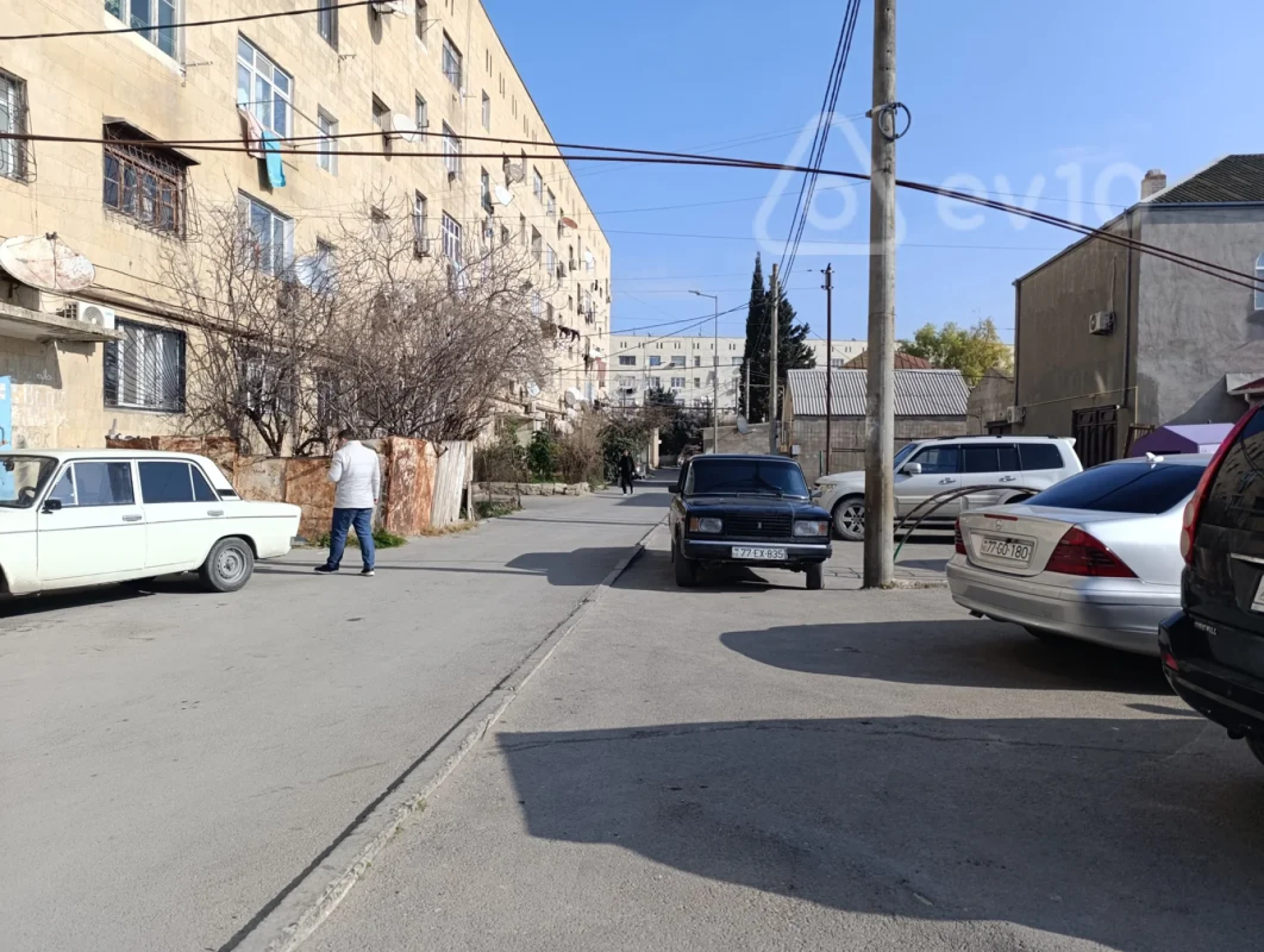 Kirayə verilir 2 otaqlı köhnə tikili 50 m²