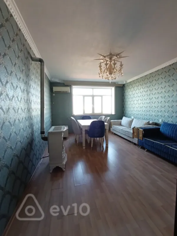 Kirayə verilir 2 otaqlı köhnə tikili 50 m²