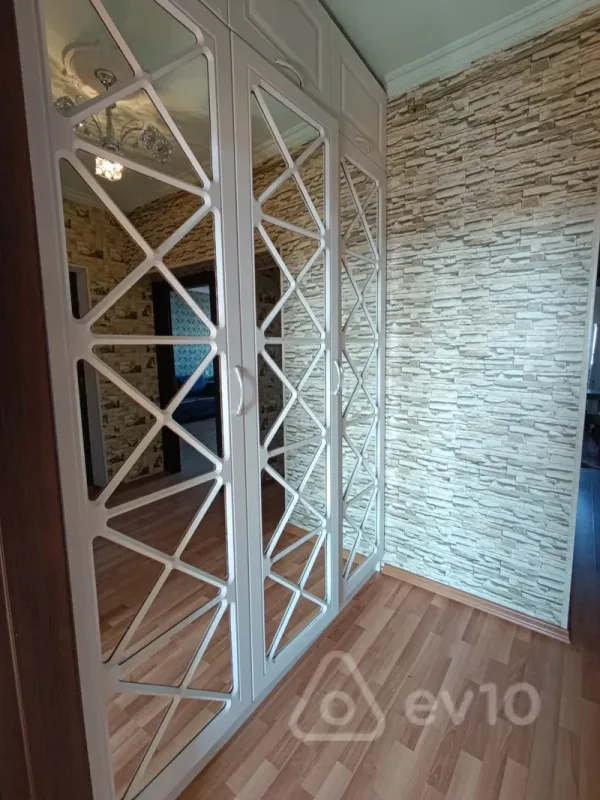 Kirayə verilir 2 otaqlı köhnə tikili 50 m²