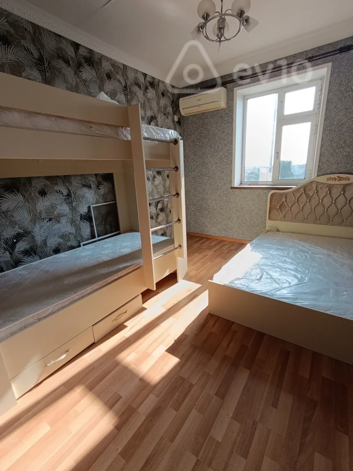 Kirayə verilir 2 otaqlı köhnə tikili 50 m²