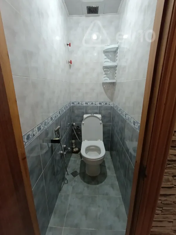 Kirayə verilir 2 otaqlı köhnə tikili 50 m²